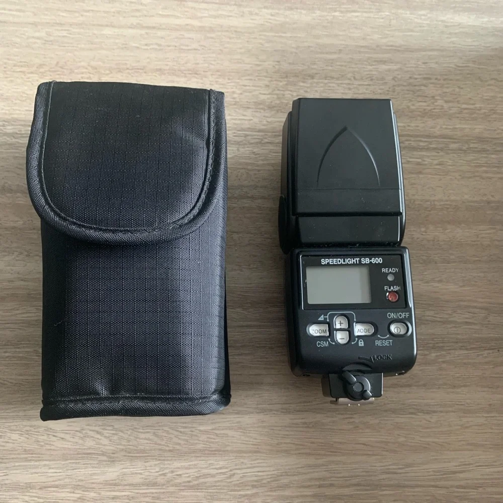NWOT Nikon Speedlight SB-600 I D-TTL Flash F100 F5 D750 D750 D850 ASIS With Case